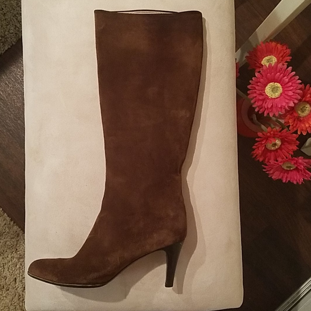 Boots - Picture 3 of 8